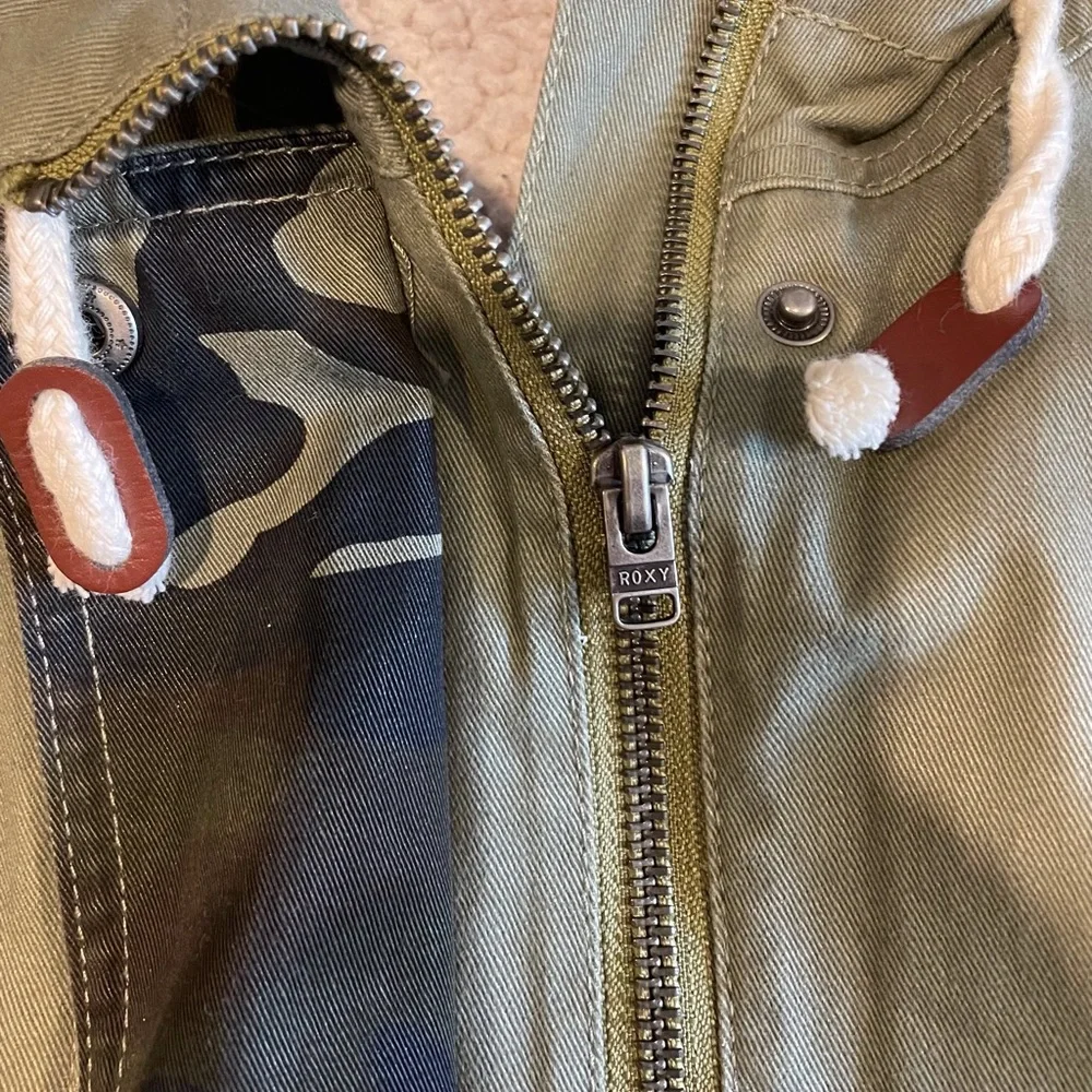 Army green Roxy jacket - Picture 2 of 7